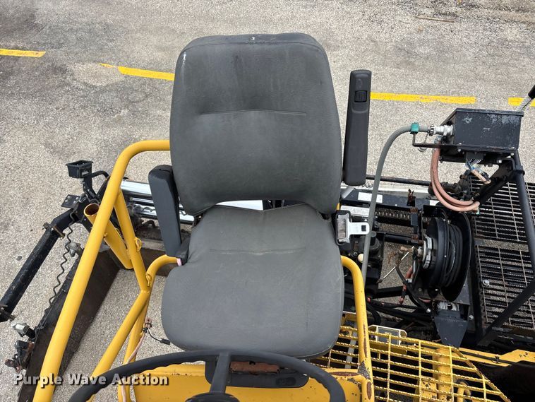 image for item EA4746 2010 Caterpillar AP–1055D paver