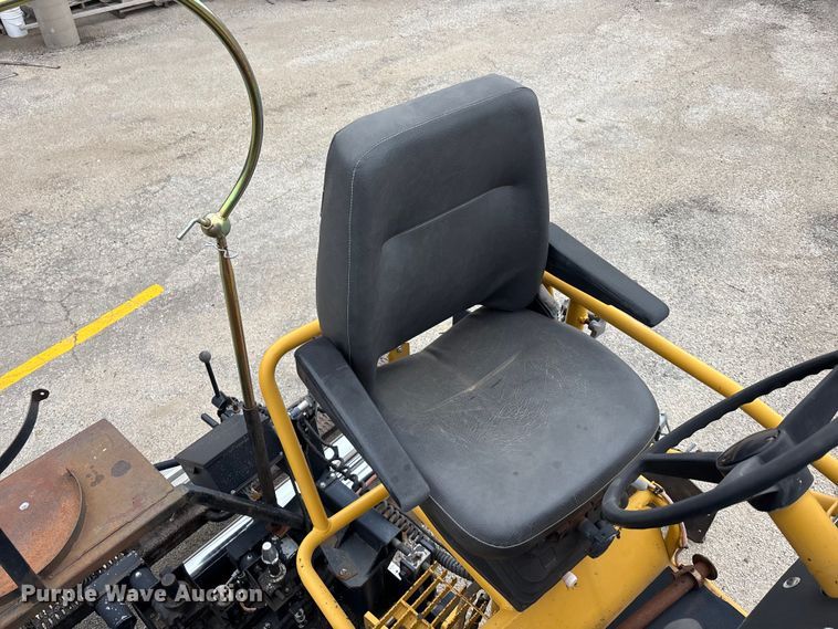 image for item EA4746 2010 Caterpillar AP–1055D paver