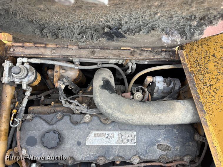 image for item EA4746 2010 Caterpillar AP–1055D paver