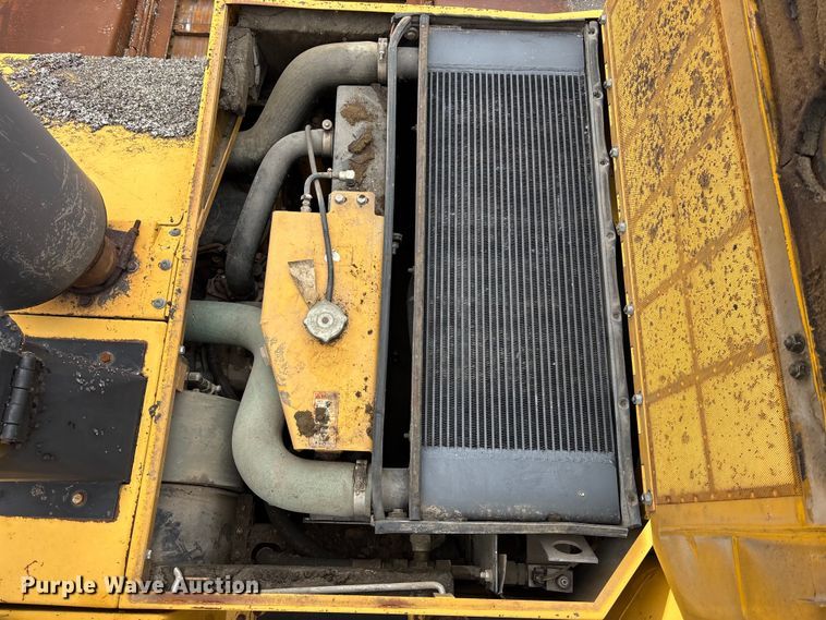 image for item EA4746 2010 Caterpillar AP–1055D paver