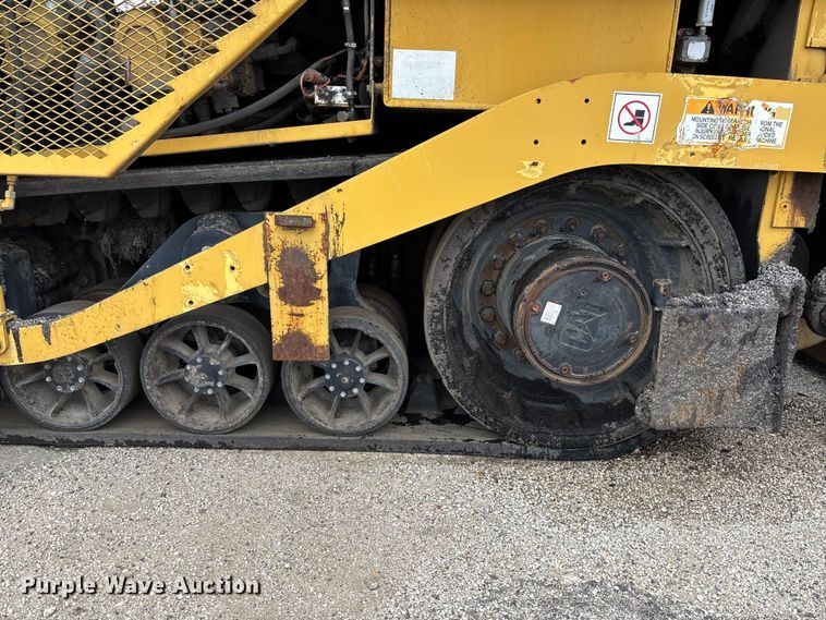 image for item EA4746 2010 Caterpillar AP–1055D paver