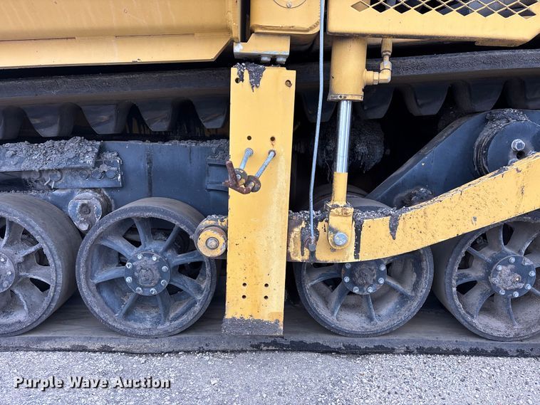 image for item EA4746 2010 Caterpillar AP–1055D paver