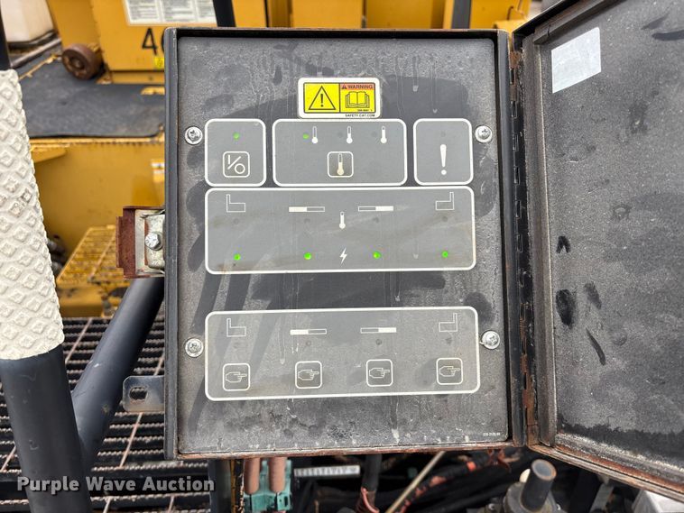 image for item EA4746 2010 Caterpillar AP–1055D paver