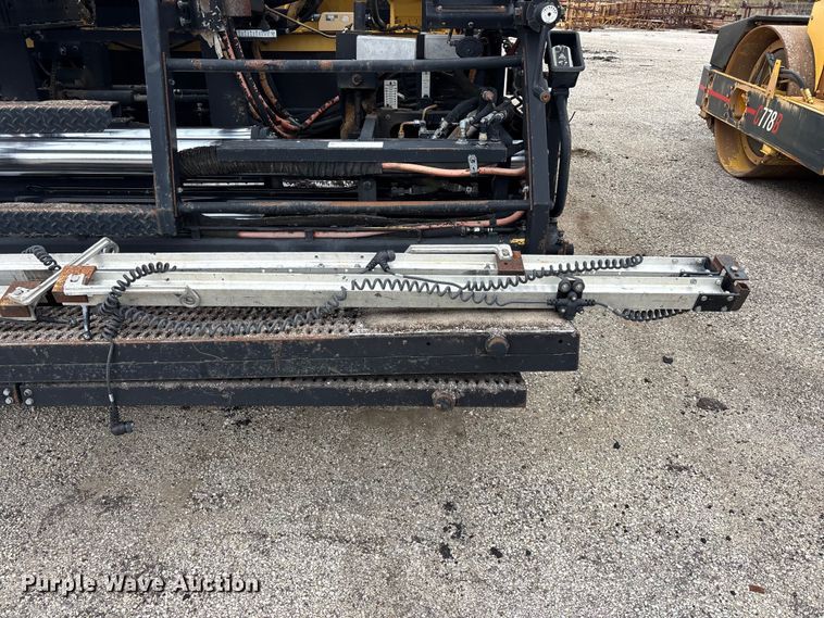 image for item EA4746 2010 Caterpillar AP–1055D paver