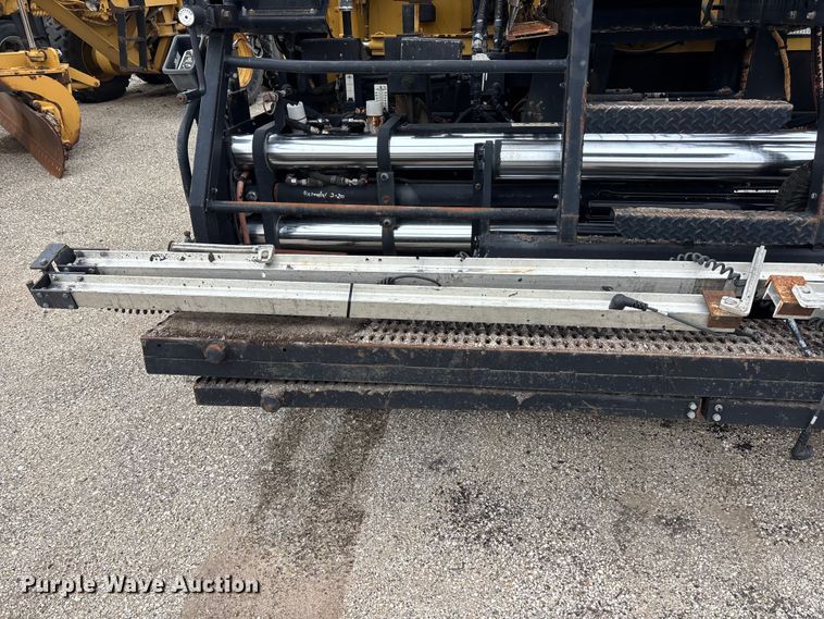 image for item EA4746 2010 Caterpillar AP–1055D paver