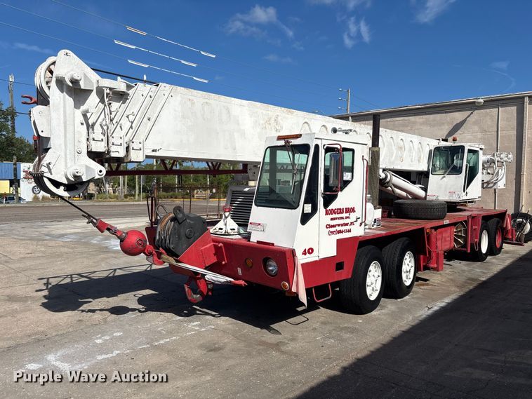 image for item EA5470 1983 Linkbelt HTC1040 crane truck