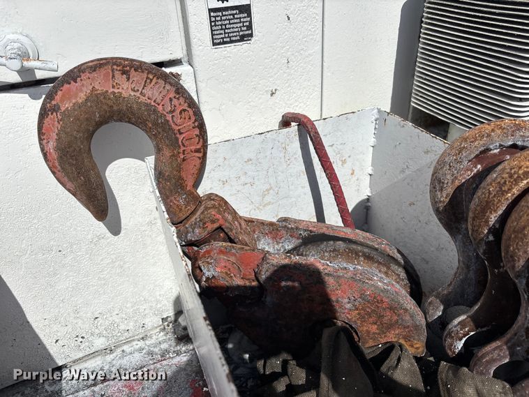 image for item EA5470 1983 Linkbelt HTC1040 crane truck