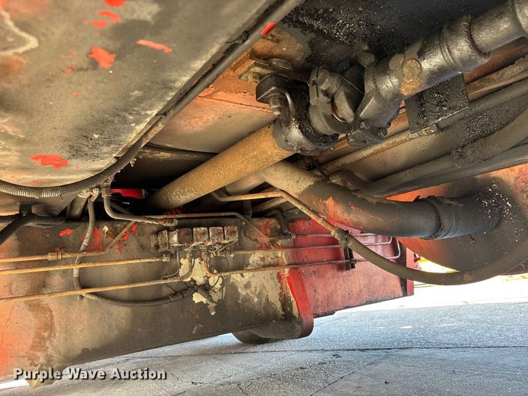 image for item EA5470 1983 Linkbelt HTC1040 crane truck