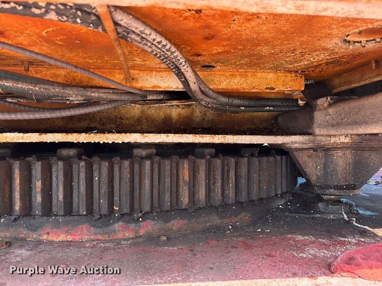 image for item EA5470 1983 Linkbelt HTC1040 crane truck