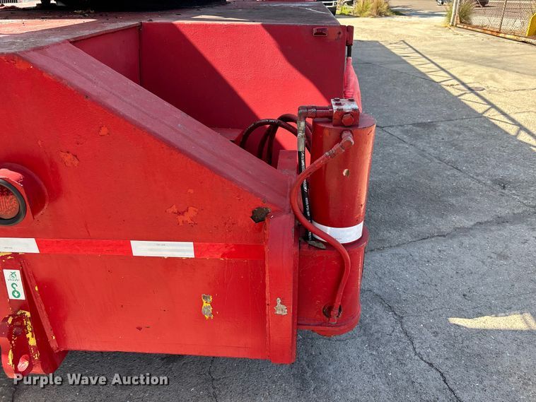 image for item EA5470 1983 Linkbelt HTC1040 crane truck