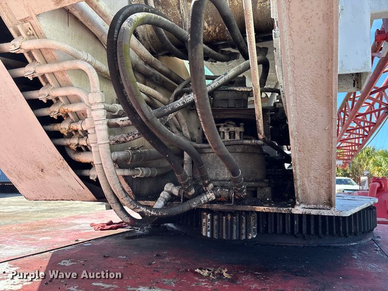 image for item EA5470 1983 Linkbelt HTC1040 crane truck