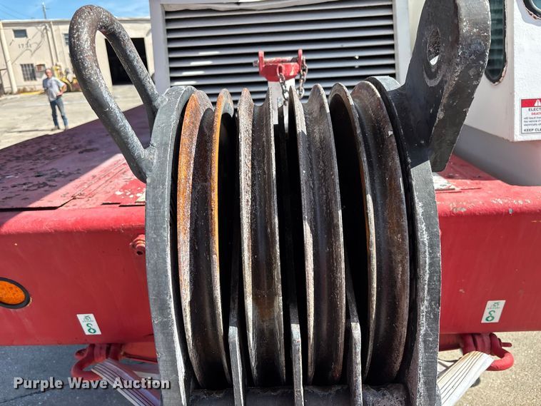 image for item EA5470 1983 Linkbelt HTC1040 crane truck