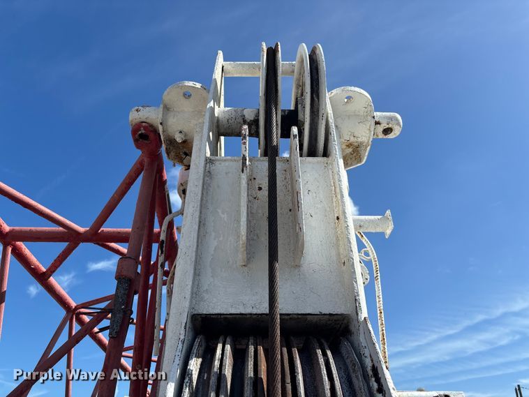 image for item EA5470 1983 Linkbelt HTC1040 crane truck