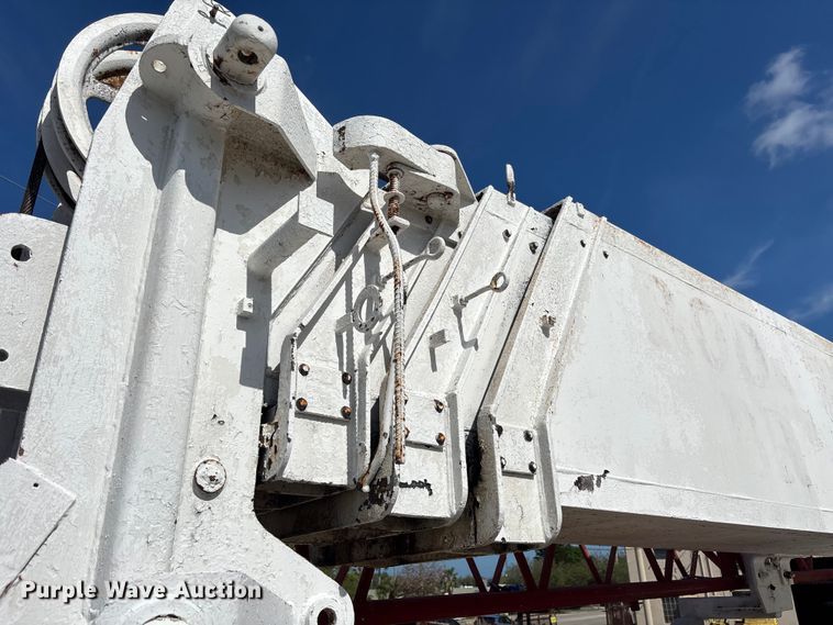 image for item EA5470 1983 Linkbelt HTC1040 crane truck