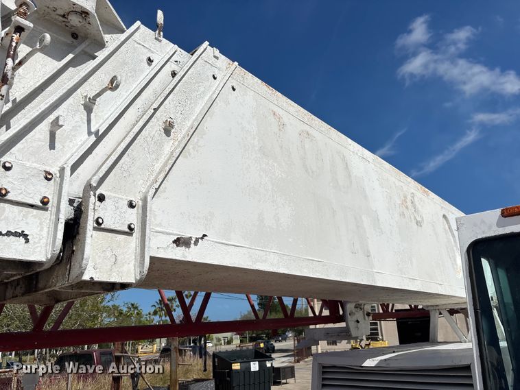 image for item EA5470 1983 Linkbelt HTC1040 crane truck