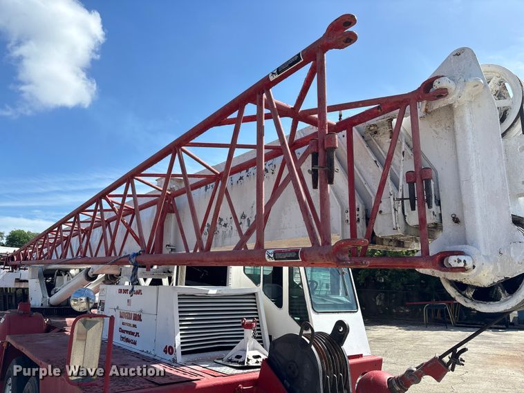 image for item EA5470 1983 Linkbelt HTC1040 crane truck