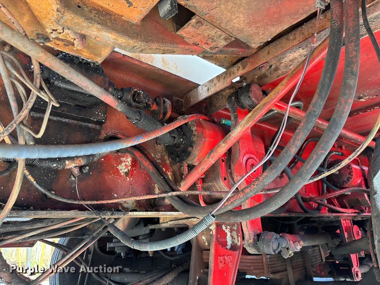 image for item EA5470 1983 Linkbelt HTC1040 crane truck