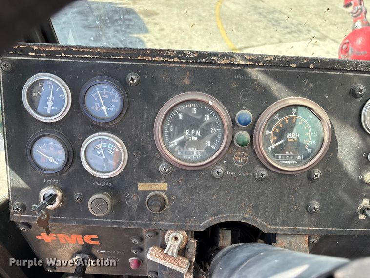 image for item EA5470 1983 Linkbelt HTC1040 crane truck