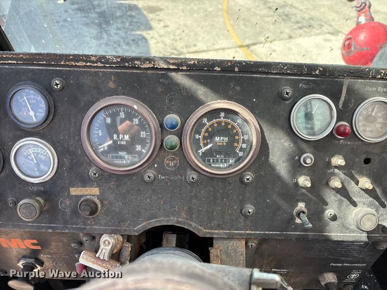 image for item EA5470 1983 Linkbelt HTC1040 crane truck