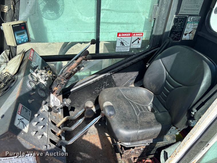 image for item EA5470 1983 Linkbelt HTC1040 crane truck