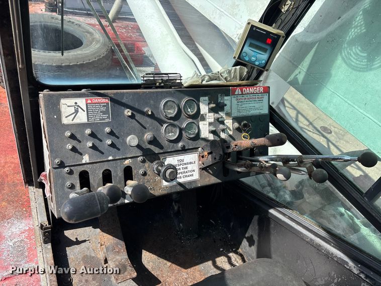 image for item EA5470 1983 Linkbelt HTC1040 crane truck