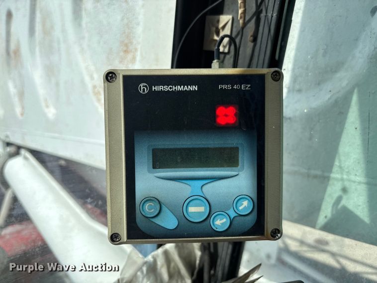 image for item EA5470 1983 Linkbelt HTC1040 crane truck