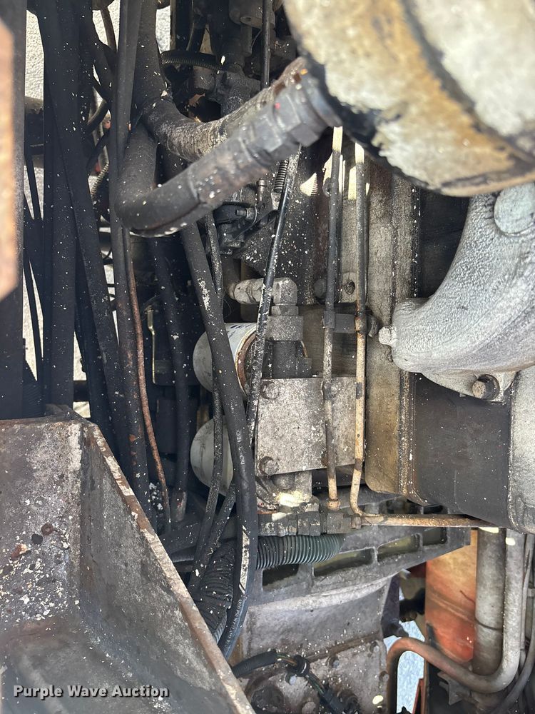 image for item EA5470 1983 Linkbelt HTC1040 crane truck