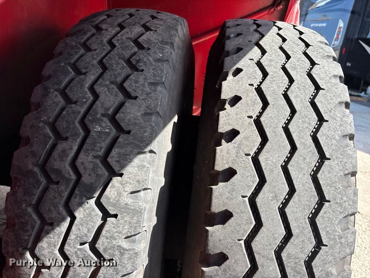 image for item EA5470 1983 Linkbelt HTC1040 crane truck