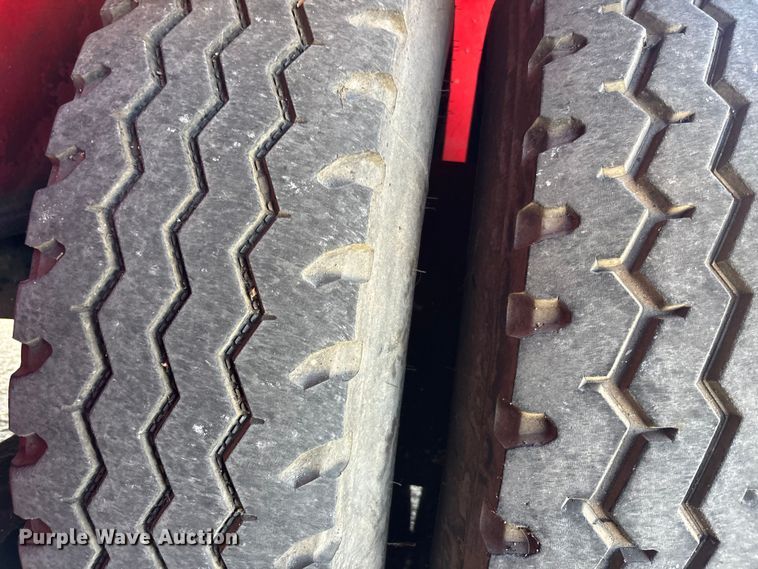 image for item EA5470 1983 Linkbelt HTC1040 crane truck