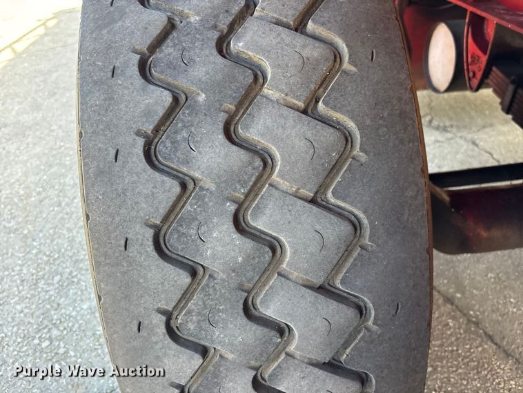 image for item EA5470 1983 Linkbelt HTC1040 crane truck