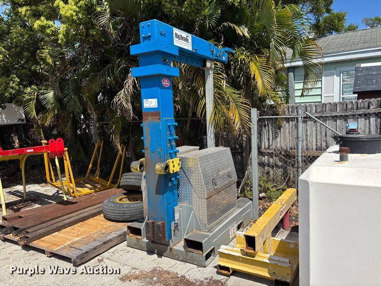 image for item EA5471 (2) forklift booms