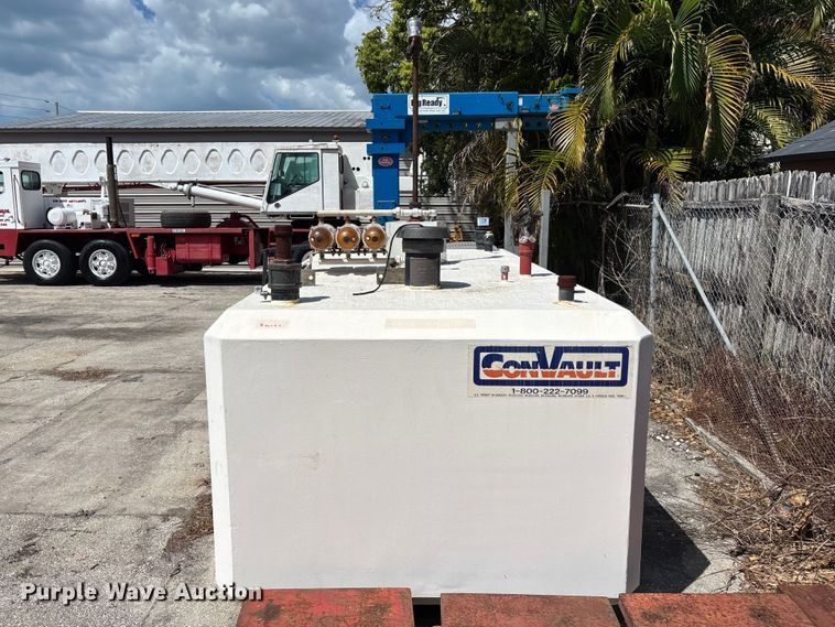 image for item EA5472 Fuel tank with pump