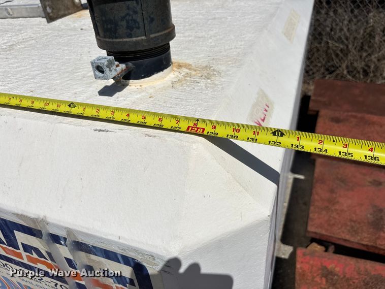 image for item EA5472 Fuel tank with pump