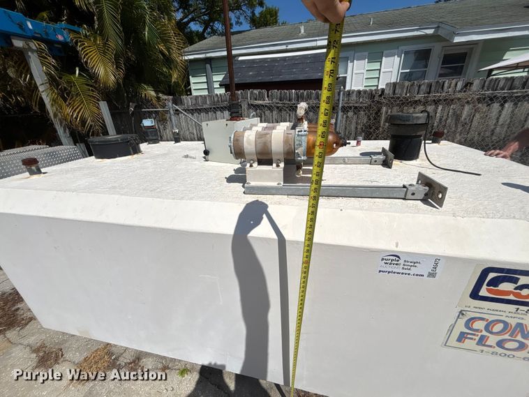 image for item EA5472 Fuel tank with pump