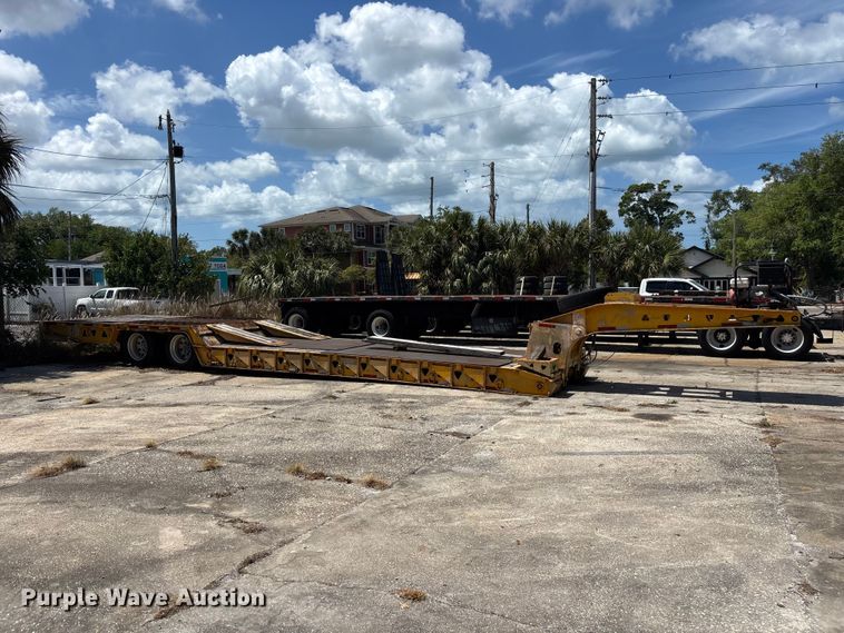 image for item EA5474 2001 TrailKing lowboy equipment trailer