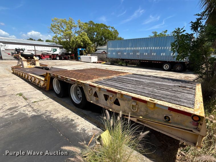 image for item EA5474 2001 TrailKing lowboy equipment trailer