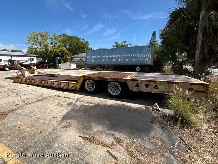 image for item EA5474 2001 TrailKing lowboy equipment trailer