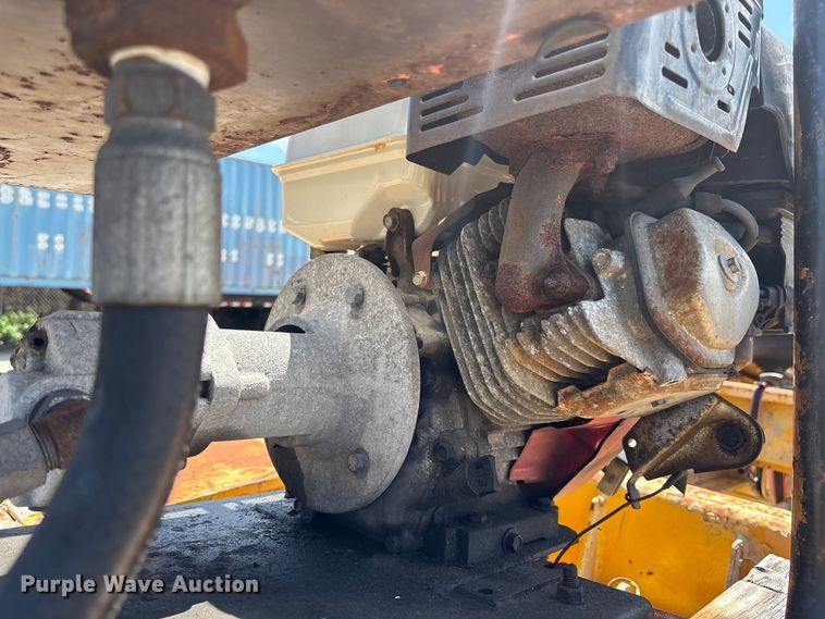 image for item EA5474 2001 TrailKing lowboy equipment trailer