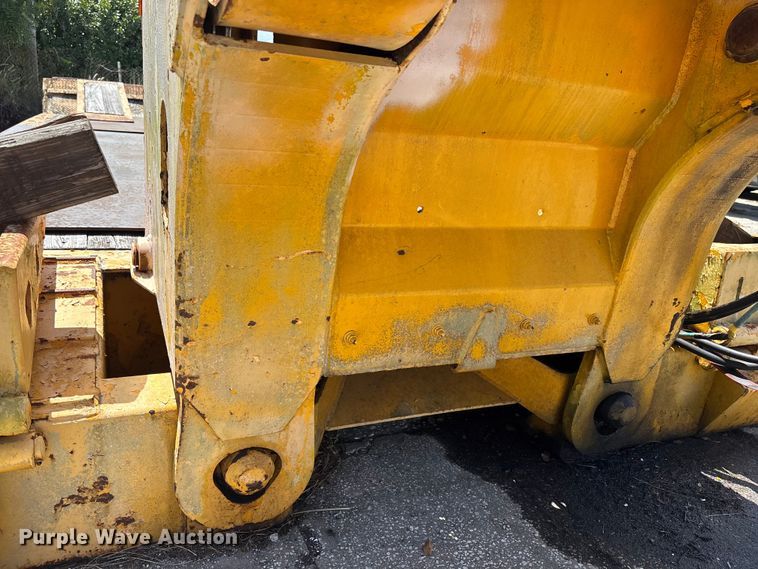 image for item EA5474 2001 TrailKing lowboy equipment trailer