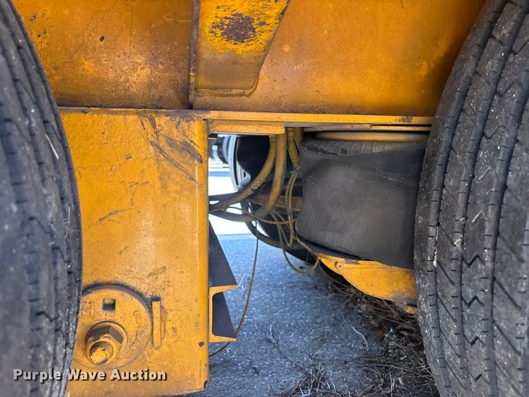 image for item EA5474 2001 TrailKing lowboy equipment trailer