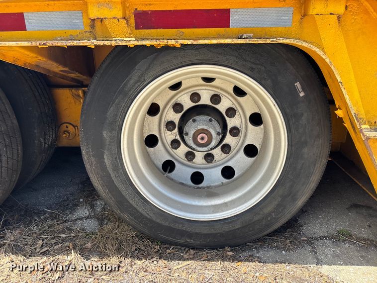 image for item EA5474 2001 TrailKing lowboy equipment trailer