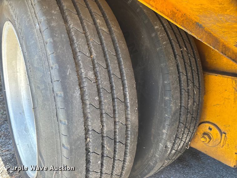 image for item EA5474 2001 TrailKing lowboy equipment trailer