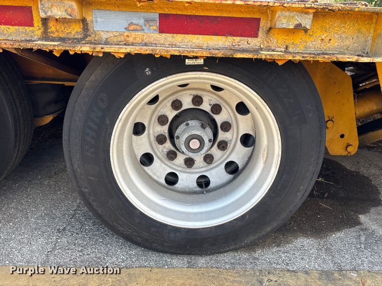 image for item EA5474 2001 TrailKing lowboy equipment trailer