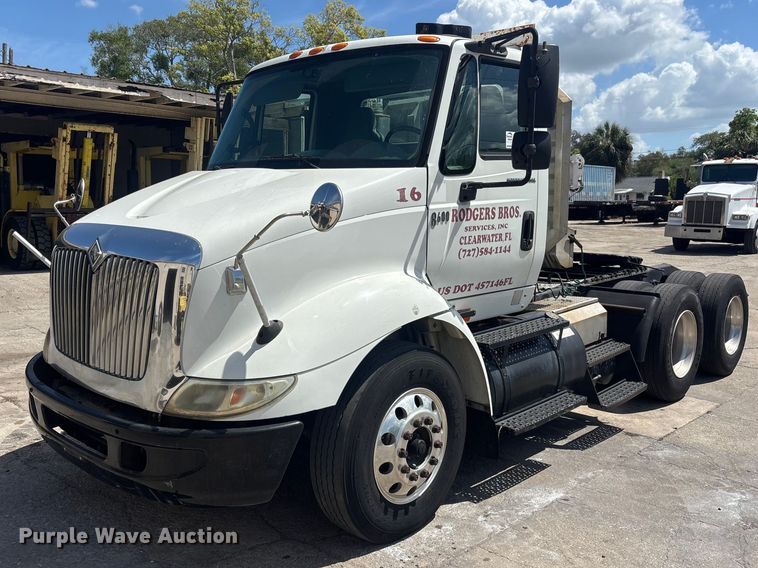 image for item EA5475 2007 International 8600 semi truck