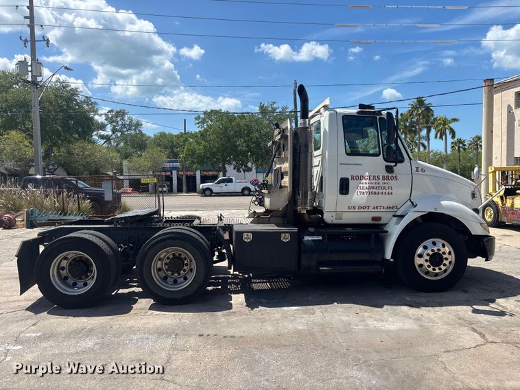 image for item EA5475 2007 International 8600 semi truck