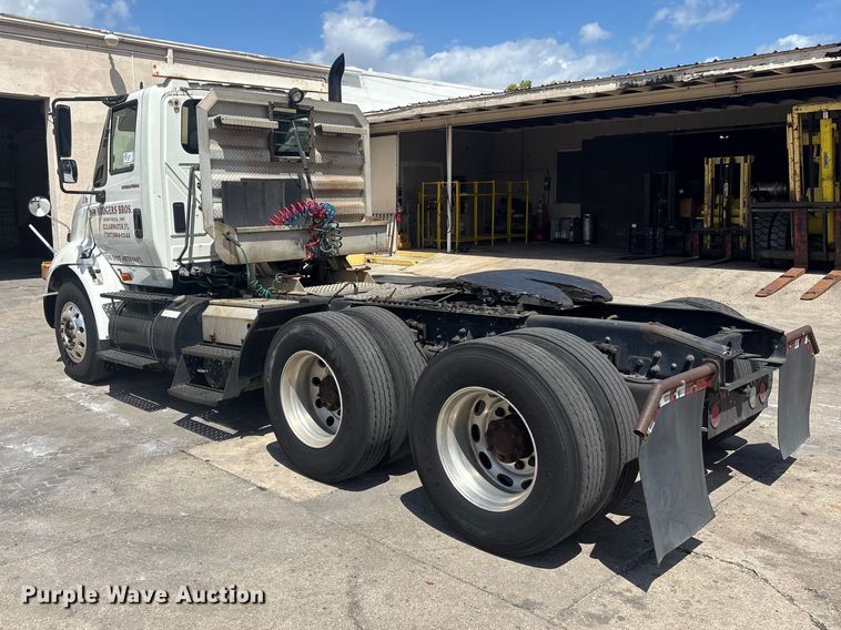 image for item EA5475 2007 International 8600 semi truck