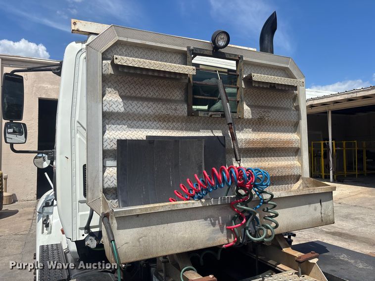 image for item EA5475 2007 International 8600 semi truck