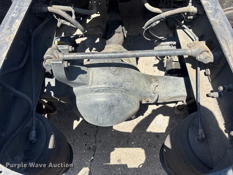 image for item EA5475 2007 International 8600 semi truck