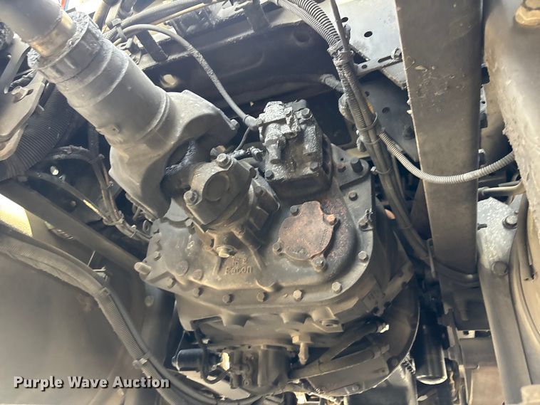 image for item EA5475 2007 International 8600 semi truck