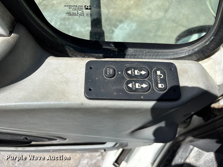 image for item EA5475 2007 International 8600 semi truck